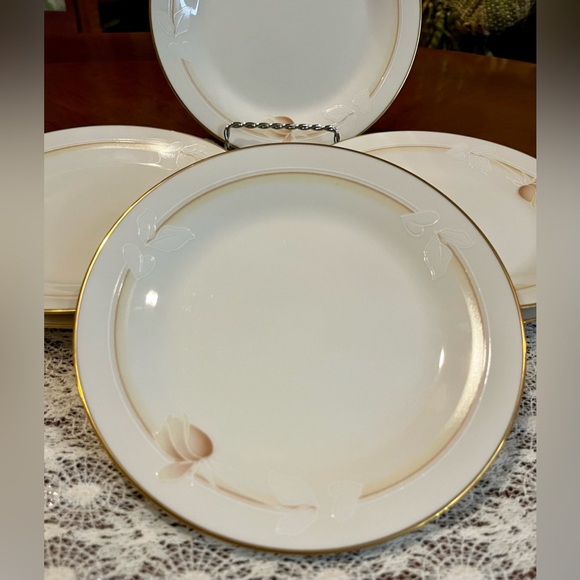 Set of SEVEN Noritake “Devotion” Bread & Butter Plates (Never Used) - Picture 3 of 8